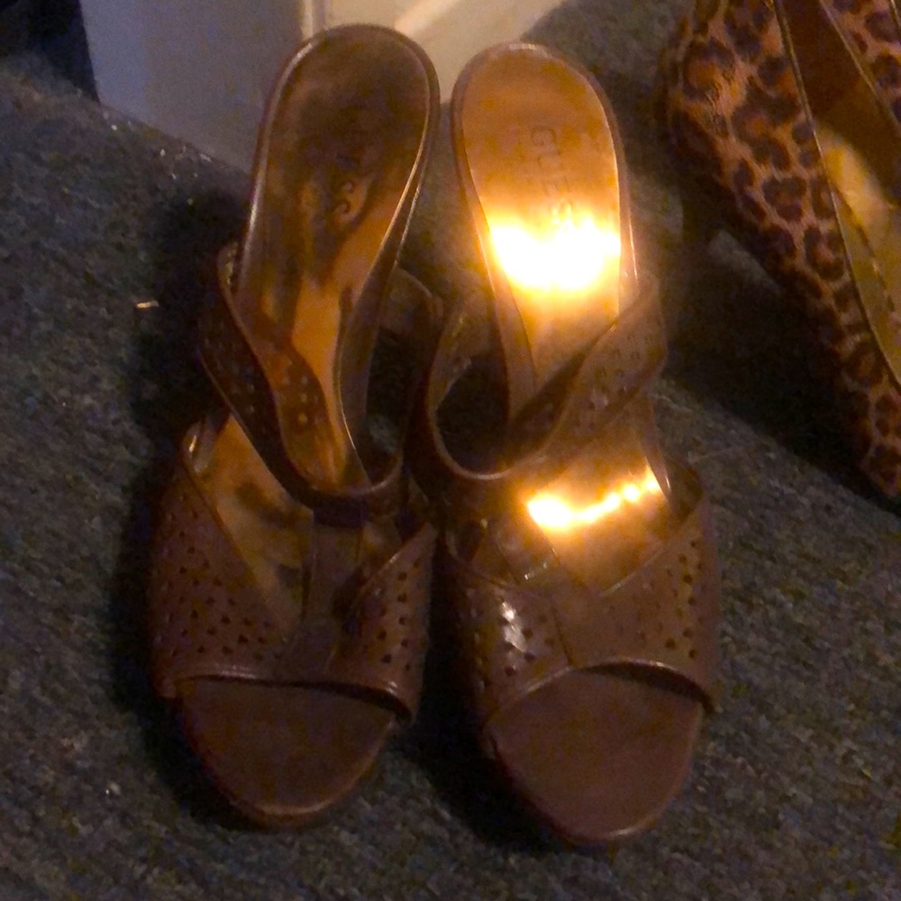 Guess strapless heels